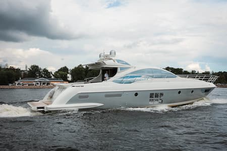 Azimut 62 Sport в движении — динамичная аренда для любителей скорости в СПб