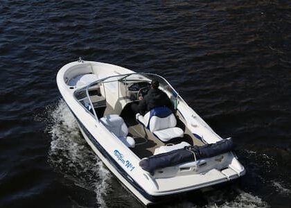 Bayliner-blue Bayliner-blue-boat