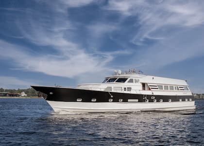 Broward-98 Broward-98-yacht