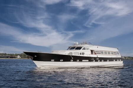 Broward-98 Broward-98-yacht