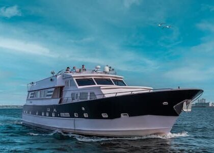 Broward-98_1 Broward-98-yacht_1