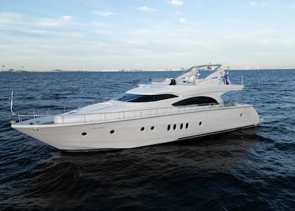 Dominator-68-yacht_1