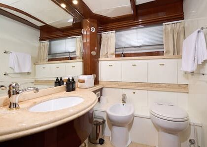 Dominator-68-yacht_3