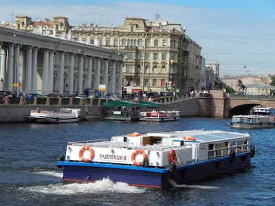 Теплоход Флоренция – аренда теплохода в Санкт-Петербурге для романтики
