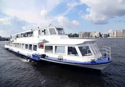 Теплоход Северное сияние